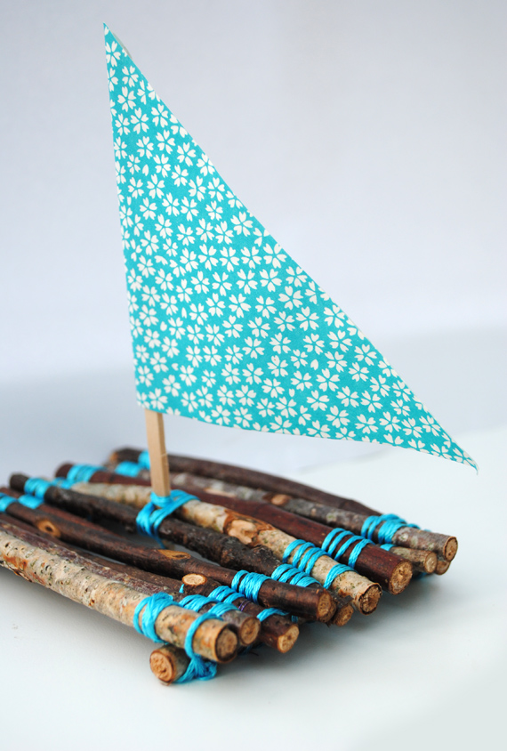 Ένα Καράβι Ταξιδεύει...