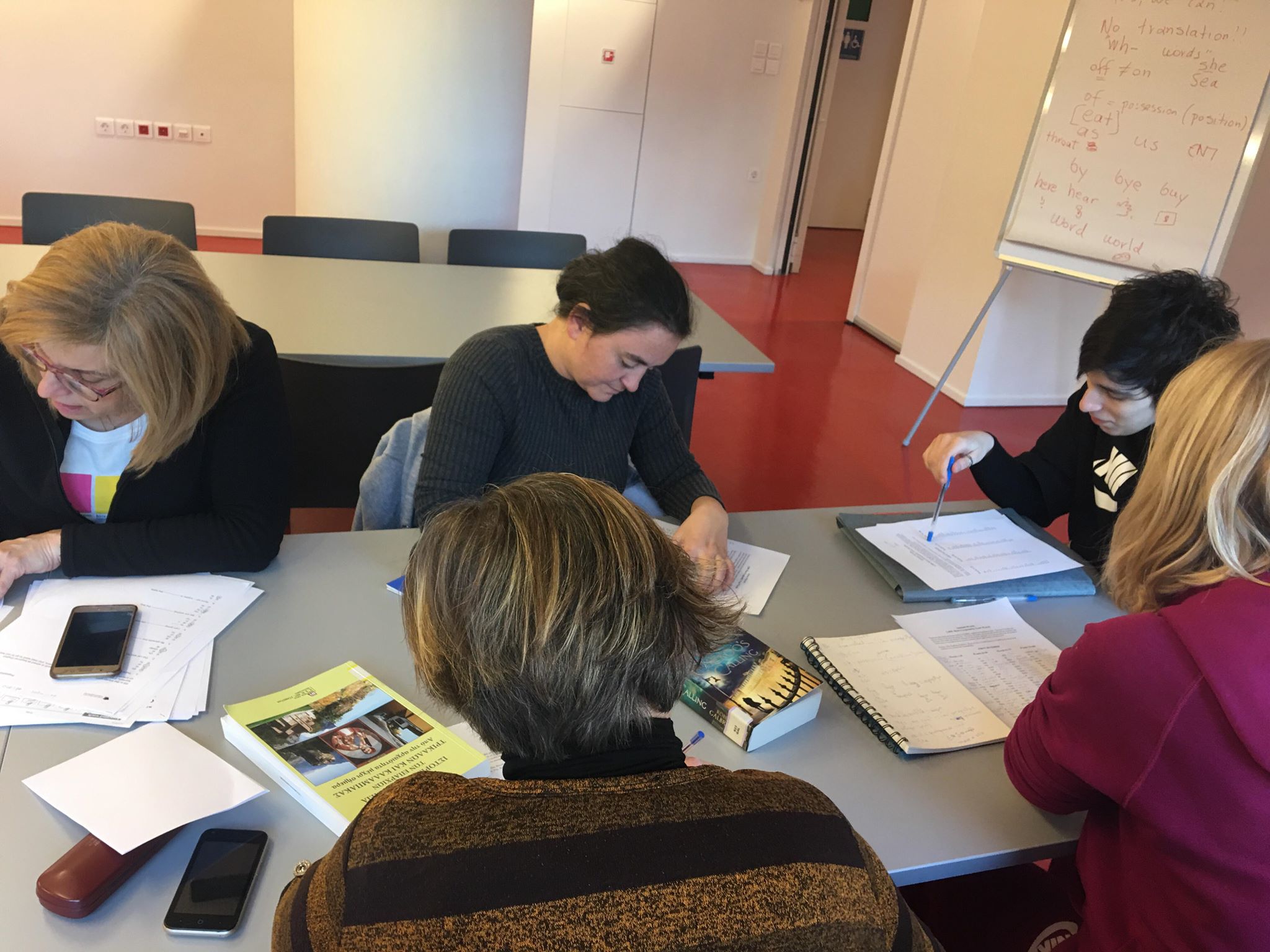 synantisi tis agglikis leschis anagnosis enilikon 2019 02 01 1