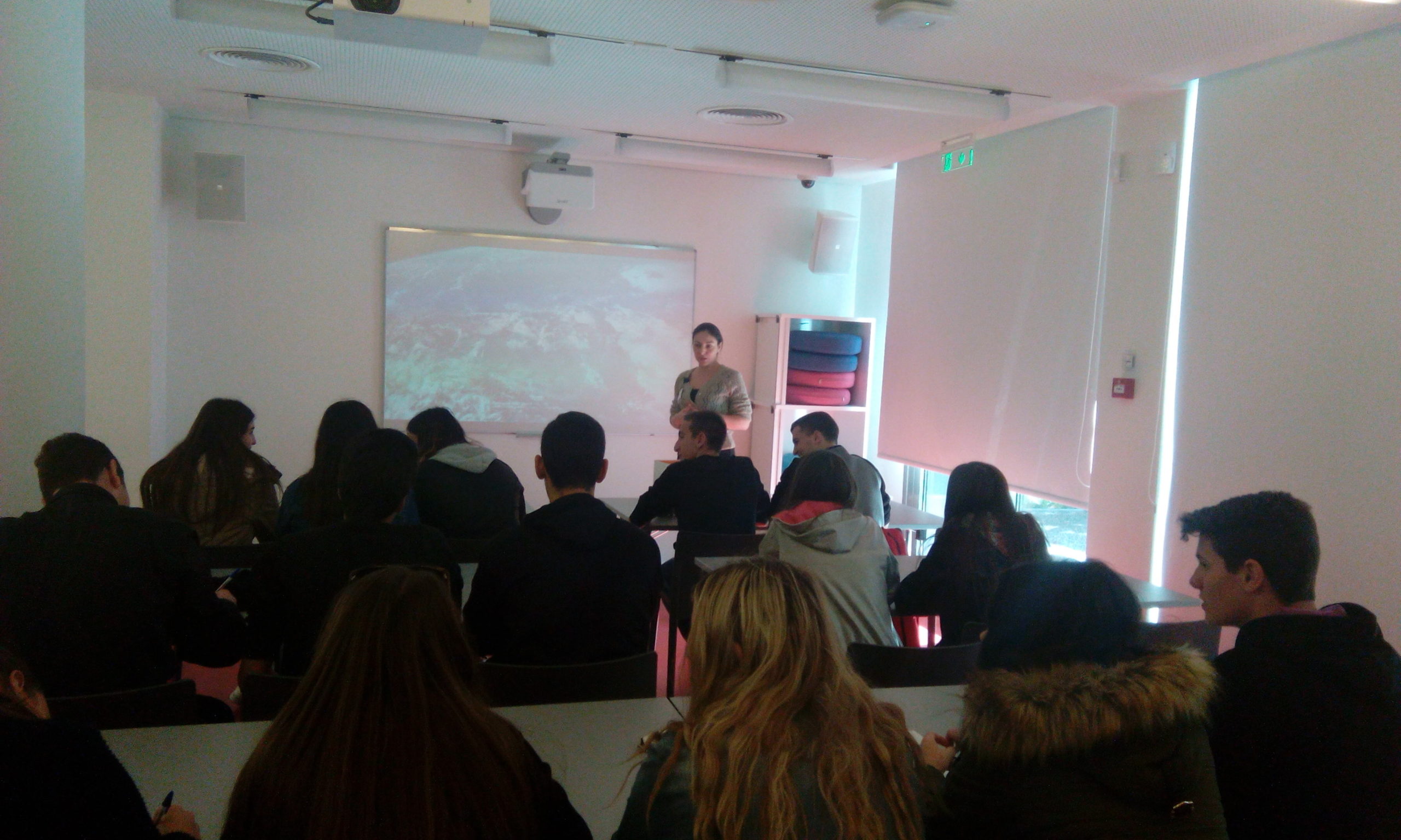 xenagisi lykeioy sti bibliothiki 2015 11 20 1