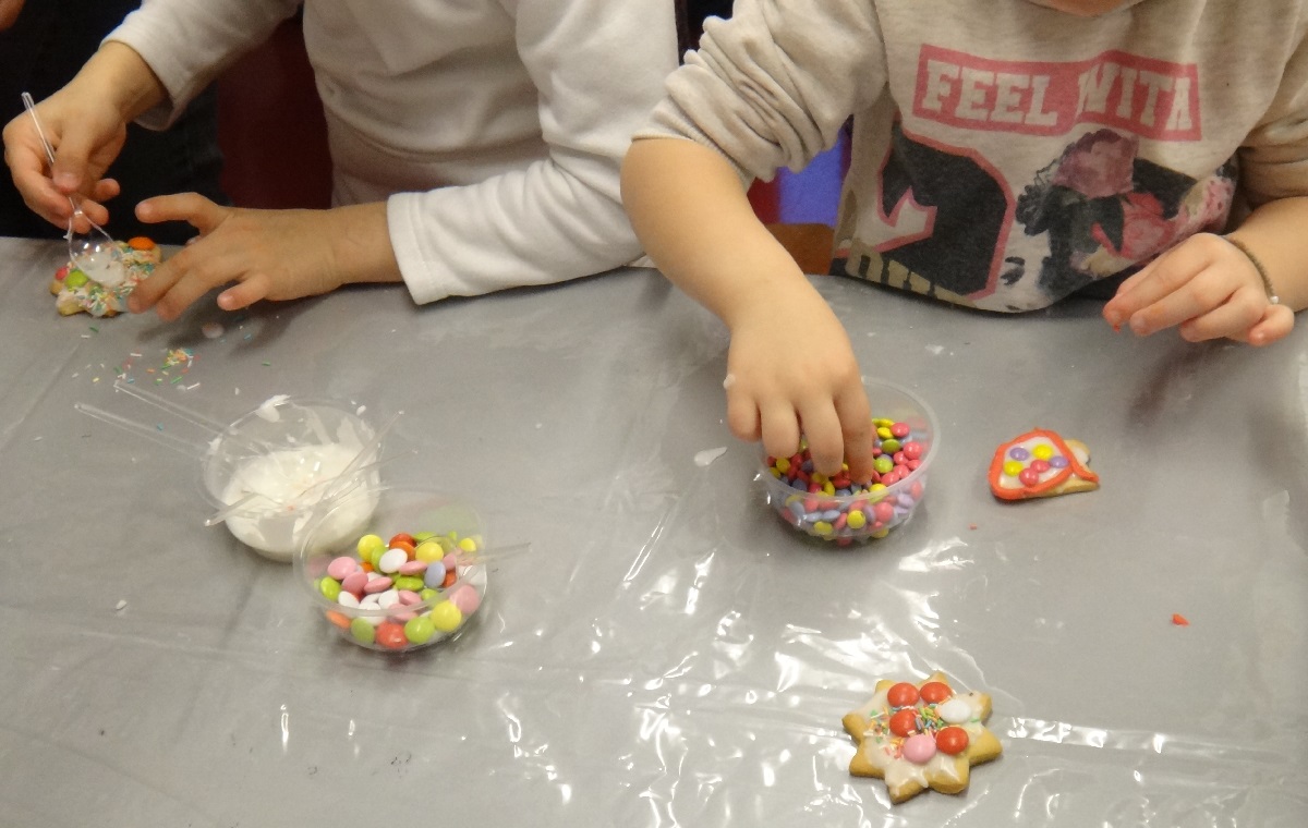 christoygenniatika koyloyrakia sti bibliothiki 2017 12 21 1