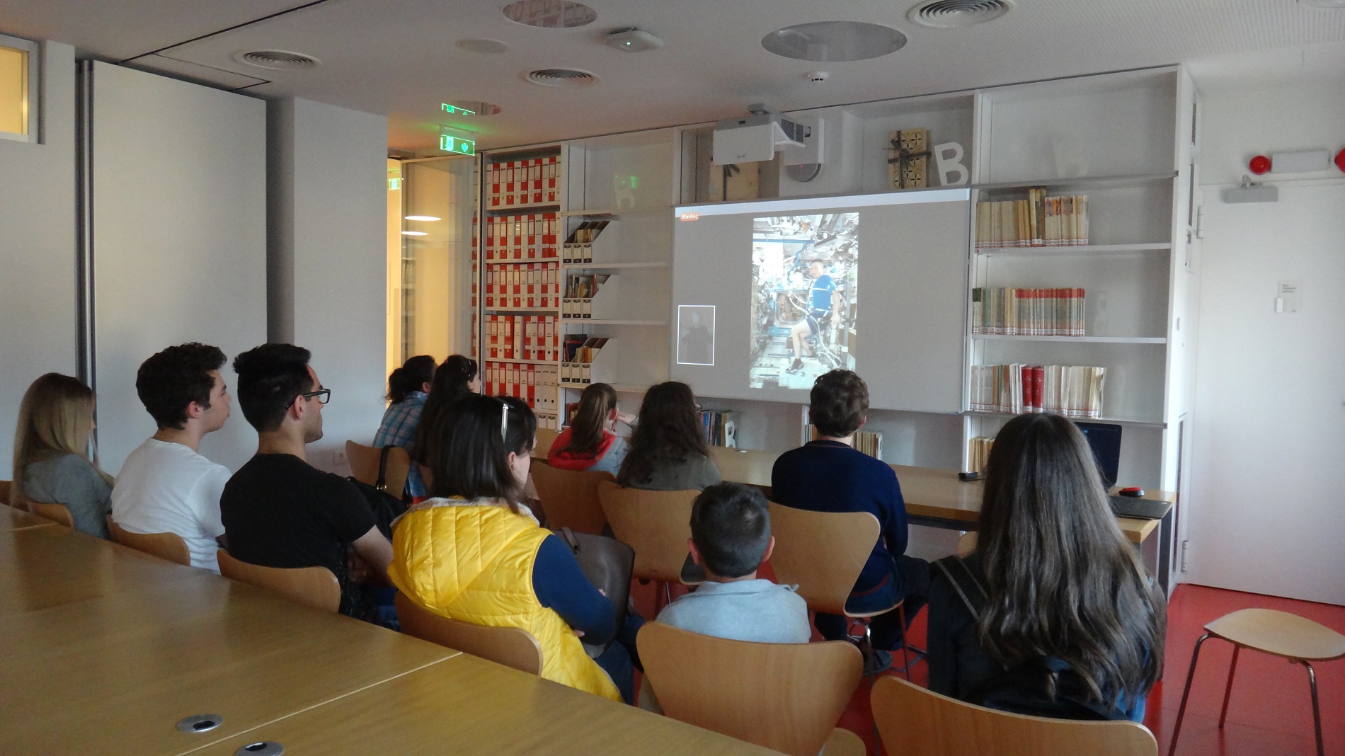 diadiktyaki omilia i istoria ton epandromenon diastimikon ptiseon 2018 04 24 1