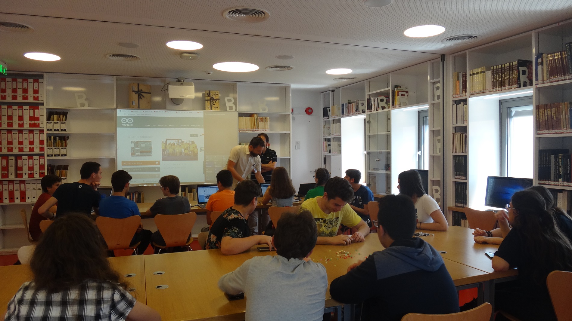 synantisi toy ergastirioy arduino 2018 04 26 1