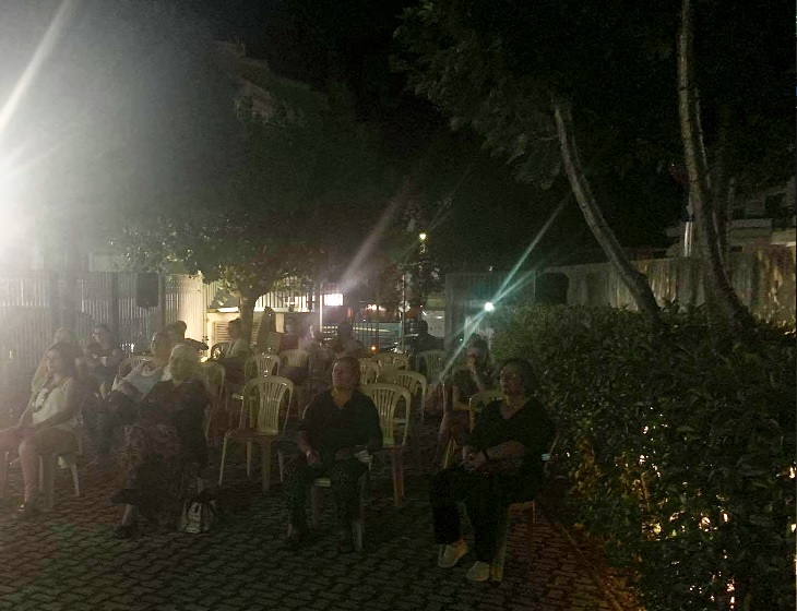 pragmatopoiithike i proboli tainias sti bibliothiki 2021 08 30 1