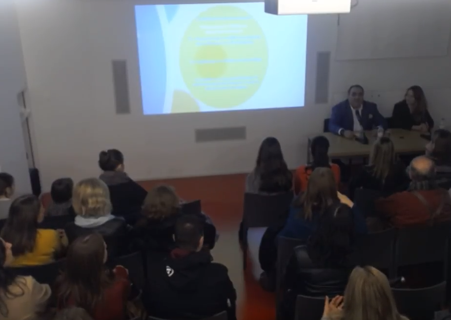 parakoloythiste zontana tin omilia toy manoli sfakianaki 2018 11 27 1