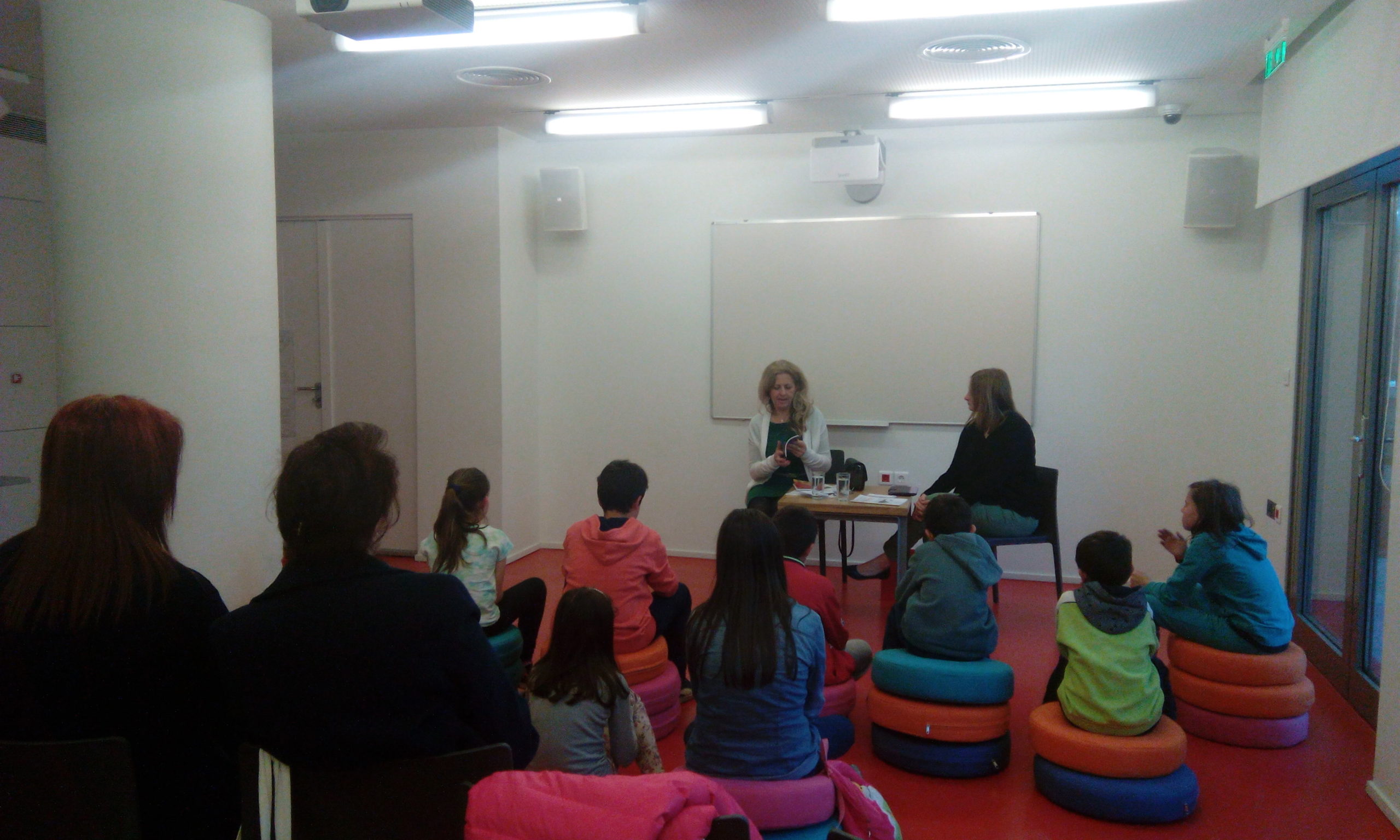 paroysiasi seiras 3 biblion tis syggrafeos pepis dianelloy 2016 04 06 1