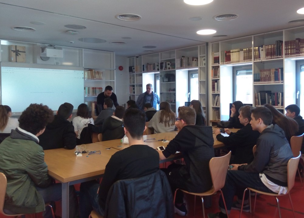 arduino me to 7o gymnasio trikalon 2019 03 08 1