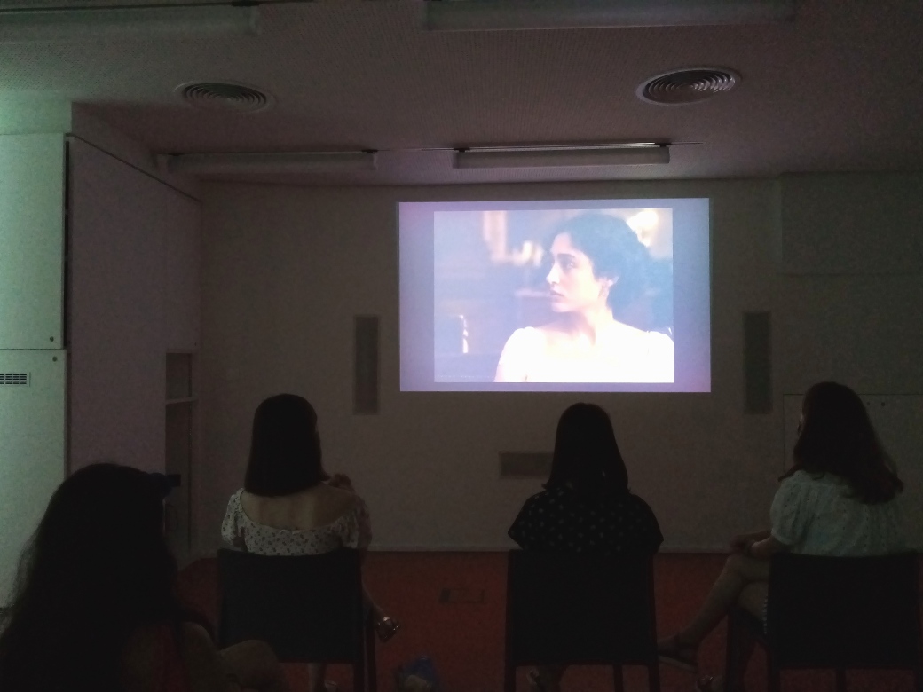 pragmatopoiithike i proboli tis gallikis tainias oi stenachories tis sofi 2021 08 03 1