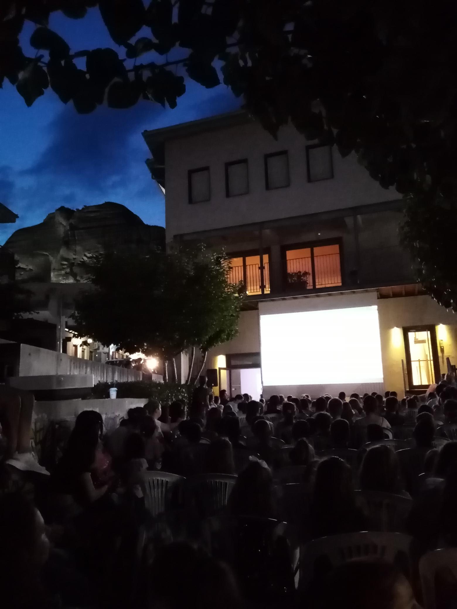 me terastia epitychia problithike i paidiki tainia enkanto enas kosmos magikos 2022 07 13 1