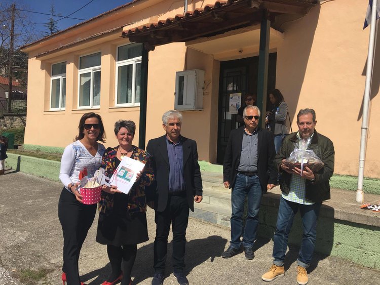 o christos dimopoylos episkefthike to dimotiko scholeio oxyneias 2017 03 23 1