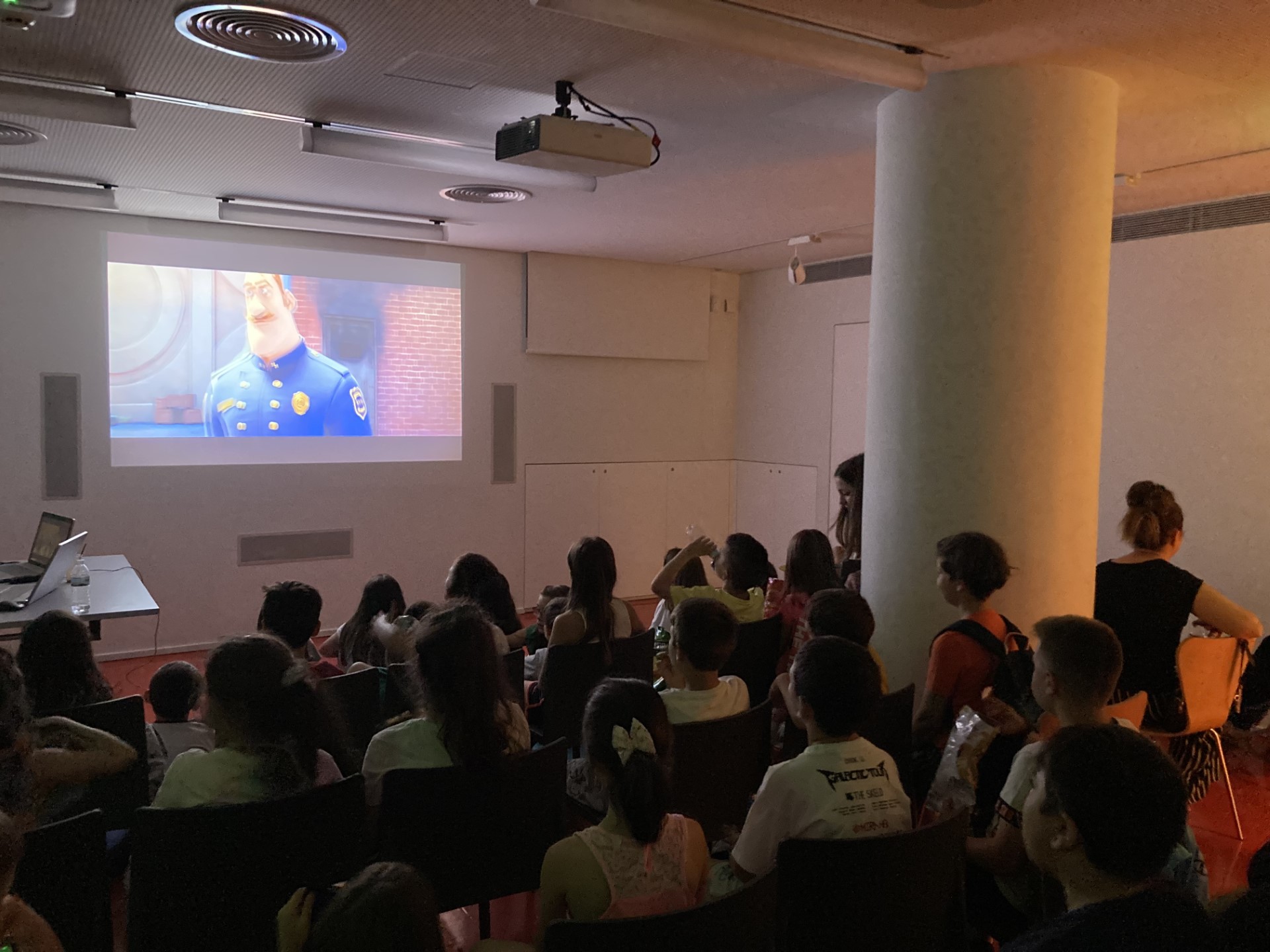 the-screening-of-the-children-s-film-the-little-firefighter-was-a-huge-success-2023-06-20-5