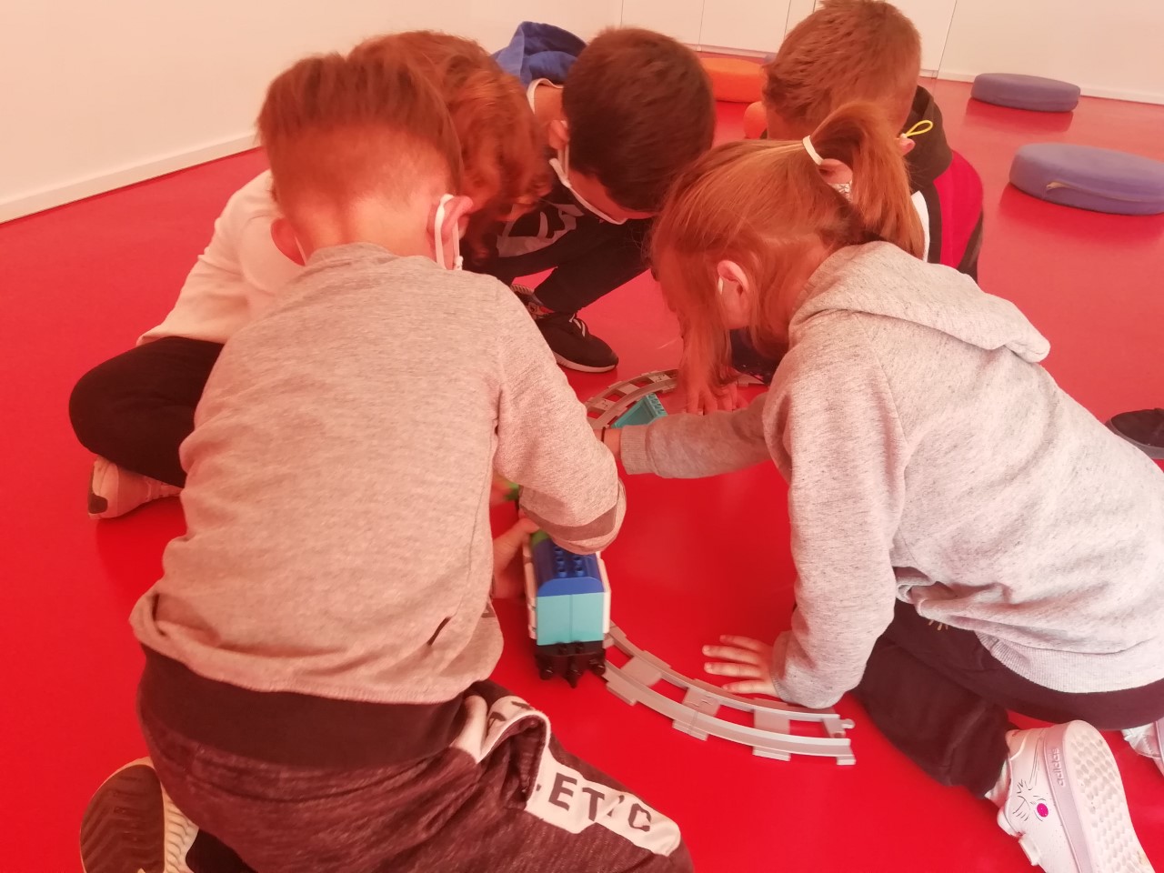 xekinise to ergastirio rompotikis lego coding express 2020 10 24 1