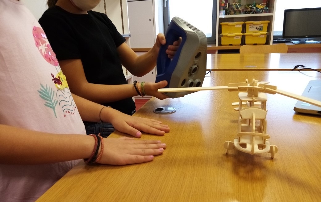 i bibliothiki proskalei mathites se ergastirio 3d sarosis kai ektyposis 2021 08 30 1