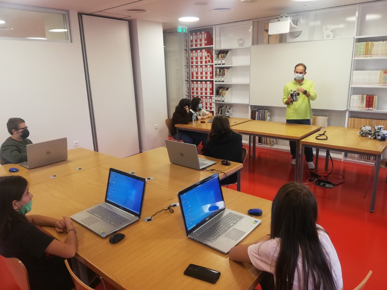 mindstorms ev3 xekinise to ergastirio rompotikis gia neoys 10 16 eton 2021 10 07 1