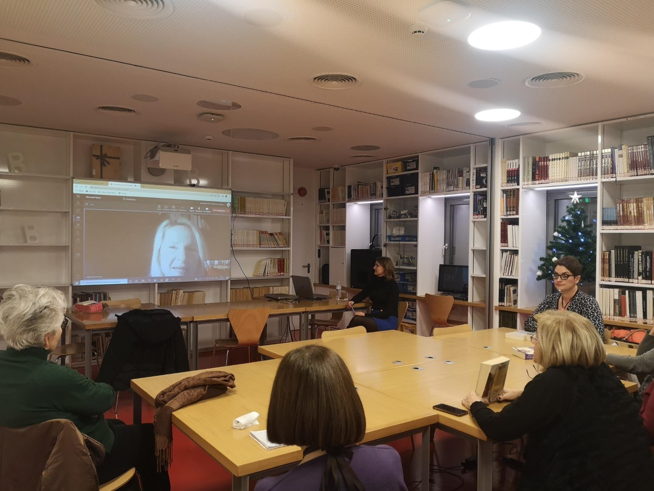 i syggrafeas giota goybeli sti leschi anagnosis enilikon 2022 12 15 1