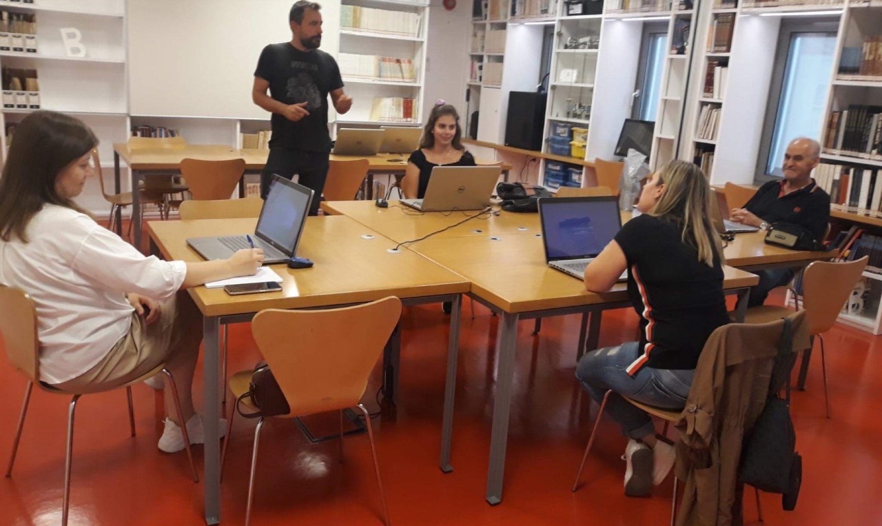 pragmatopoiithike to ergastirio pliroforikis gia enilikes 2022 09 28 1