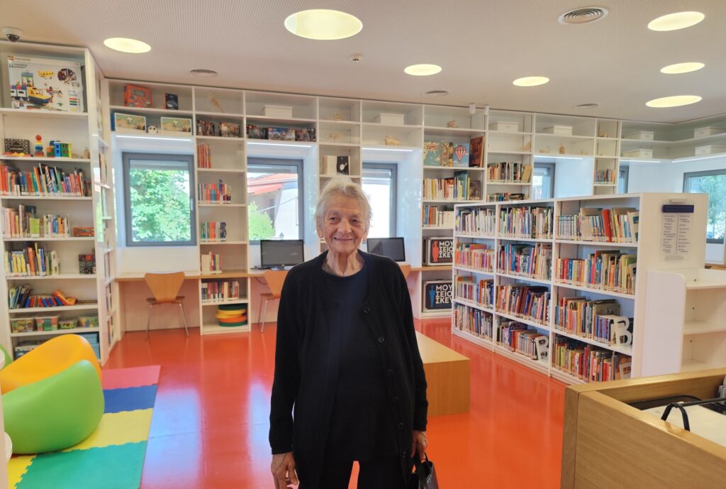 thumbnail 1000105711