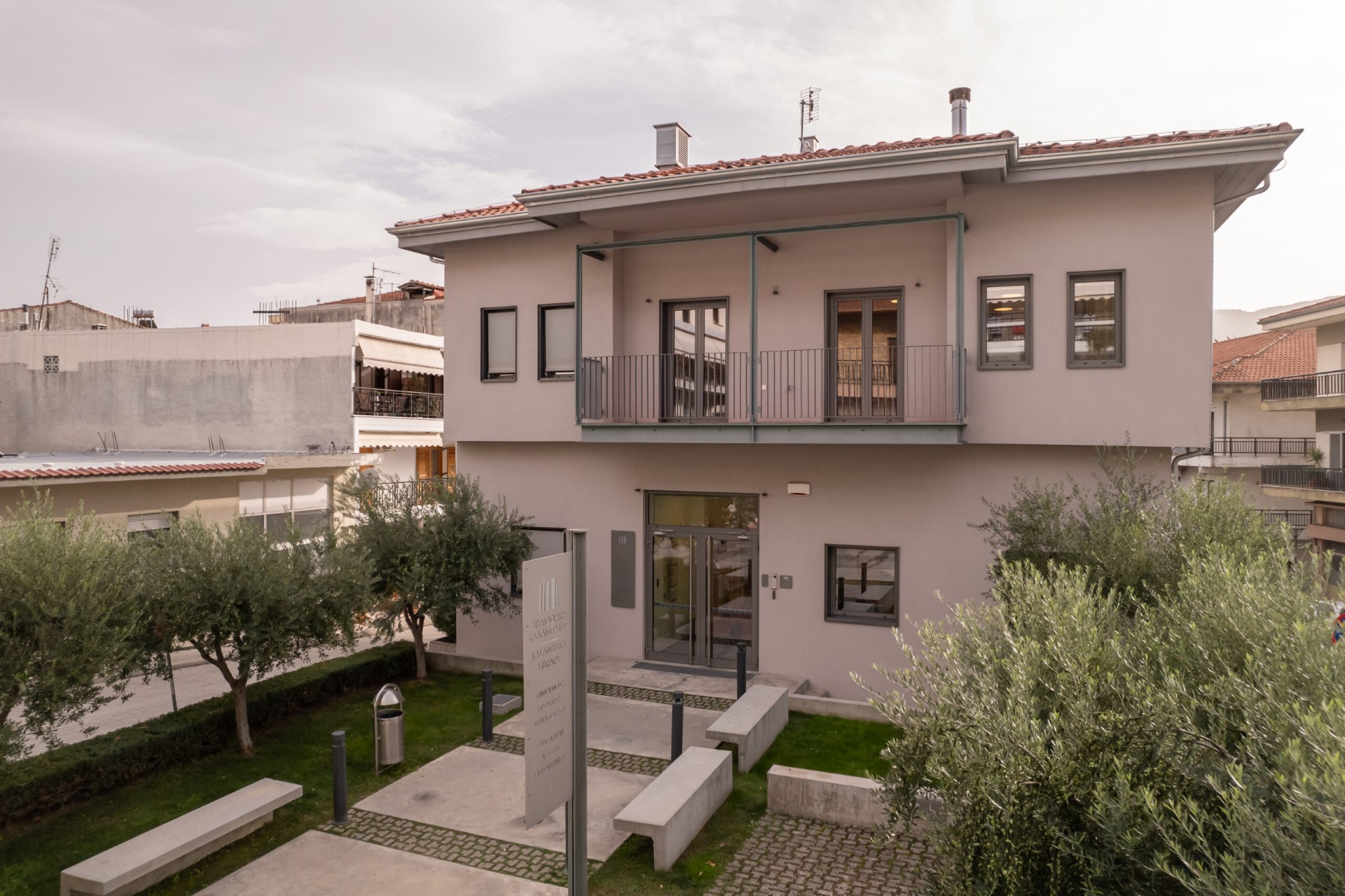 Only book loans and returns from 02/06 to 06/06