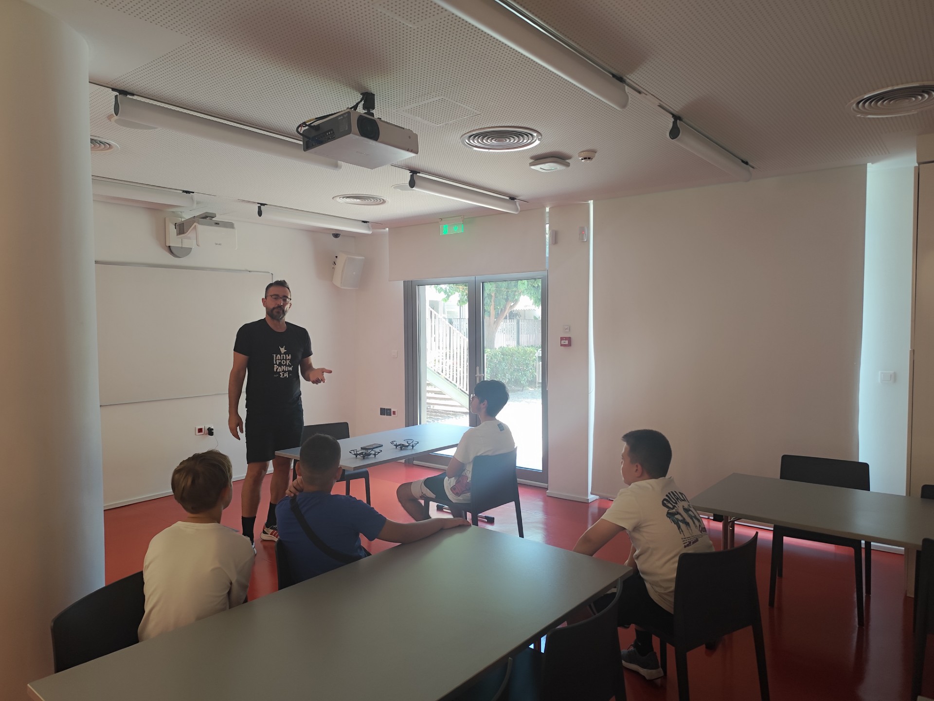 thumbnail 1000108163