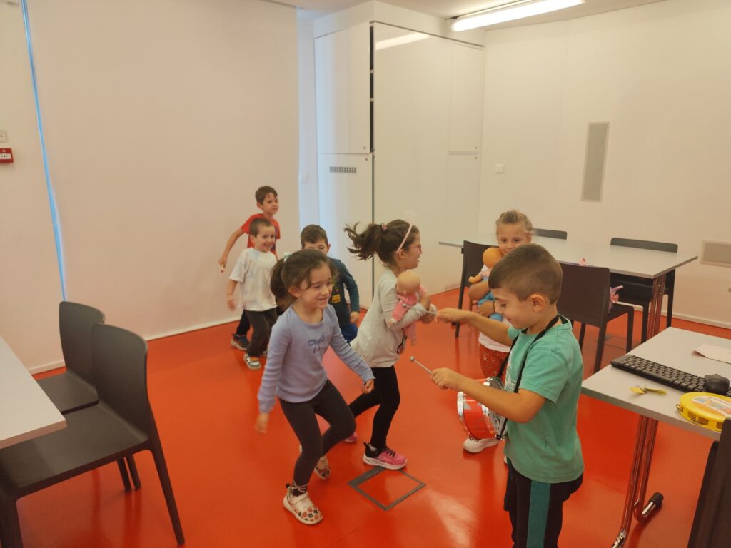 thumbnail 1000122550