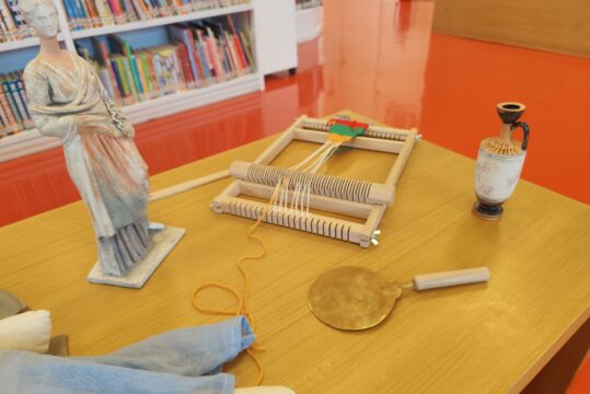Τhe Museum Kit “Clothing in Antiquity”: Visit of the 6th grade of the Kalambaka’s 5th Primary School