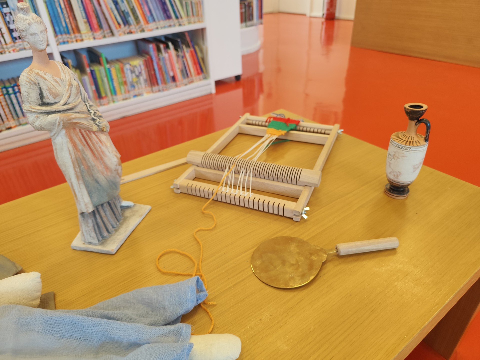 Τhe Museum Kit “Clothing in Antiquity”: Visit of the 5th grade of the Kalambaka’s 5th Primary School