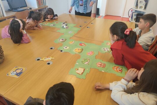 Επίσκεψη του Νηπιαγωγείου Μεγάρχης στη Βιβλιοθήκη