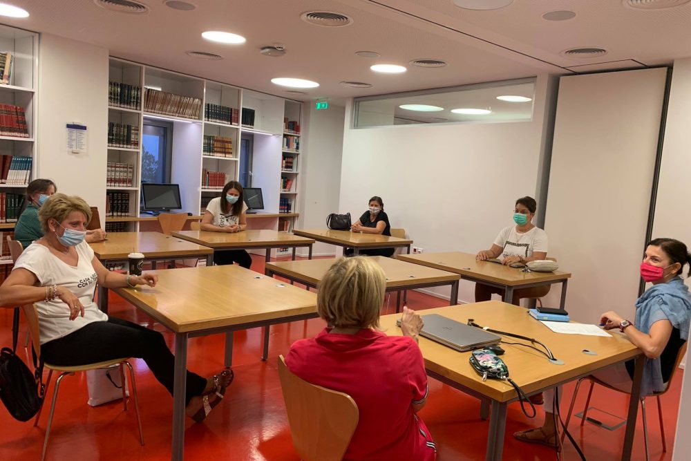 pragmatopoiithike i proti synantisi tis leschis anagnosis enilikon 2020 09 18 1