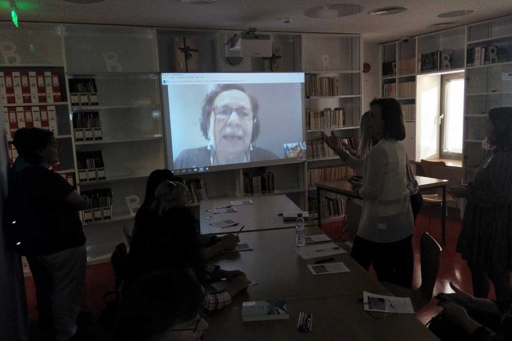 i leschi anagnosis enilikon syndethike zontana me tin alkyoni papadaki 2017 10 19 1