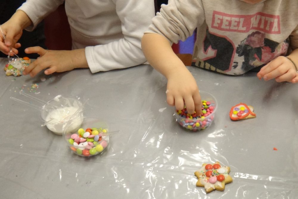 christoygenniatika koyloyrakia sti bibliothiki 2017 12 21 1