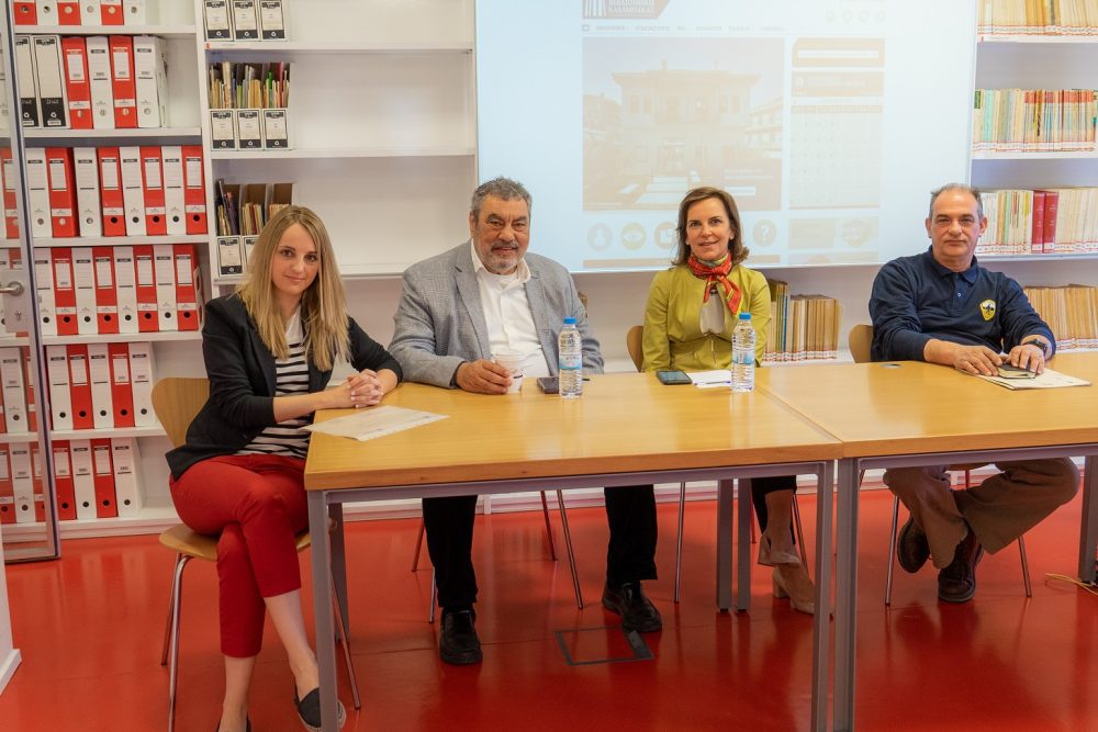 synechizetai i synergasia tis bibliothikis me tin amerikaniki georgiki scholi 2019 04 05 1