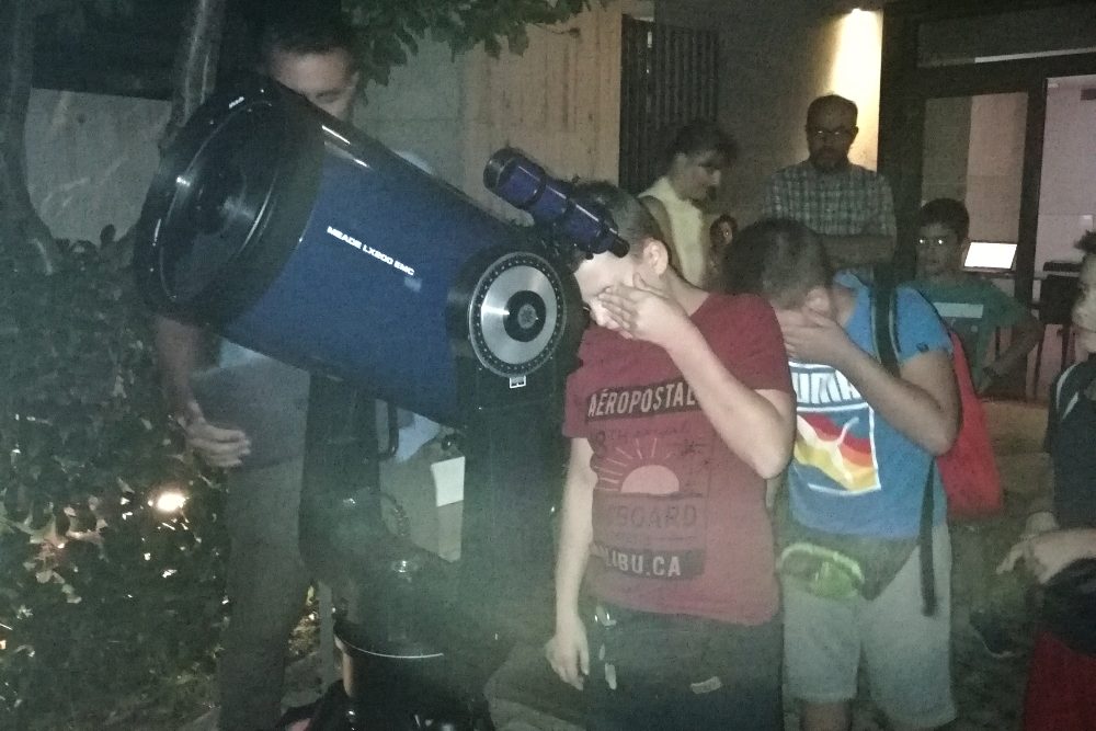 astroparatirisi sti bibliothiki 2019 09 18 1