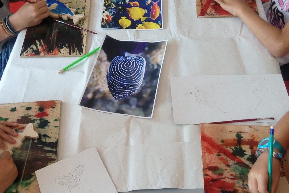 pragmatopoiithike i triti fasi toy ergastirioy xyloglyptikis sti bibliothiki 2020 07 03 1