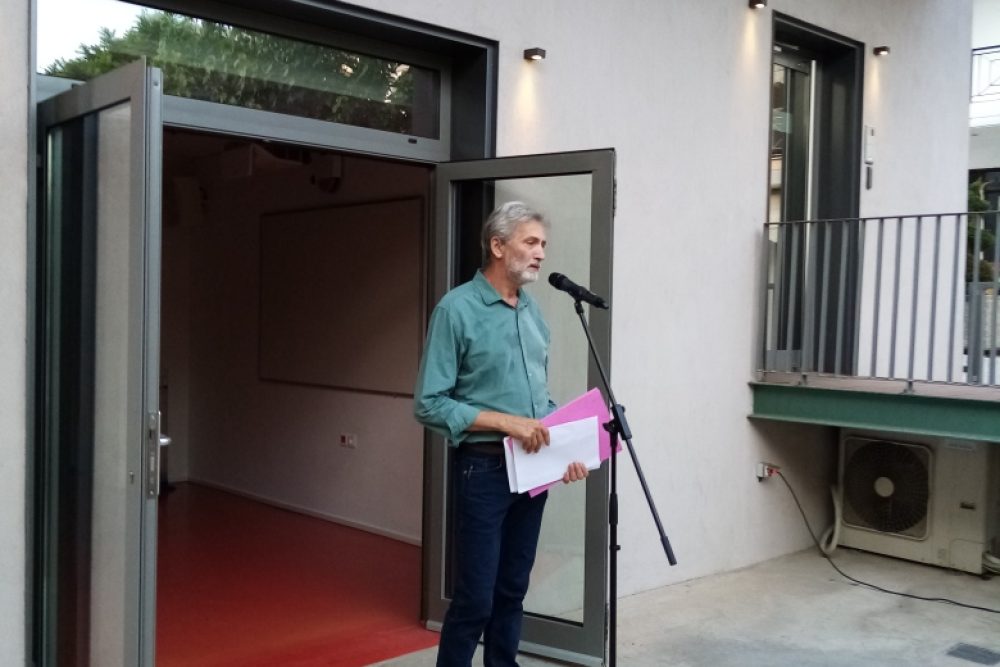 sygkinise to koino o giannis kalpoyzos me to neo toy biblio ragias meres kai nychtes 1821 2021 07 09 1