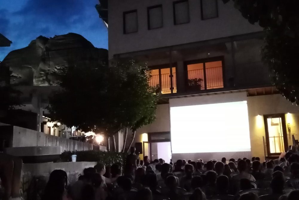 me terastia epitychia problithike i paidiki tainia enkanto enas kosmos magikos 2022 07 13 1