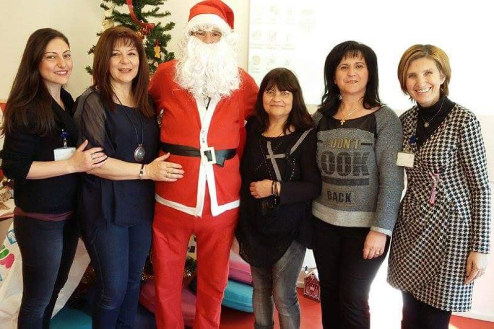 giorti 2 nipiagogeion stin bibliothiki 2015 12 23 1