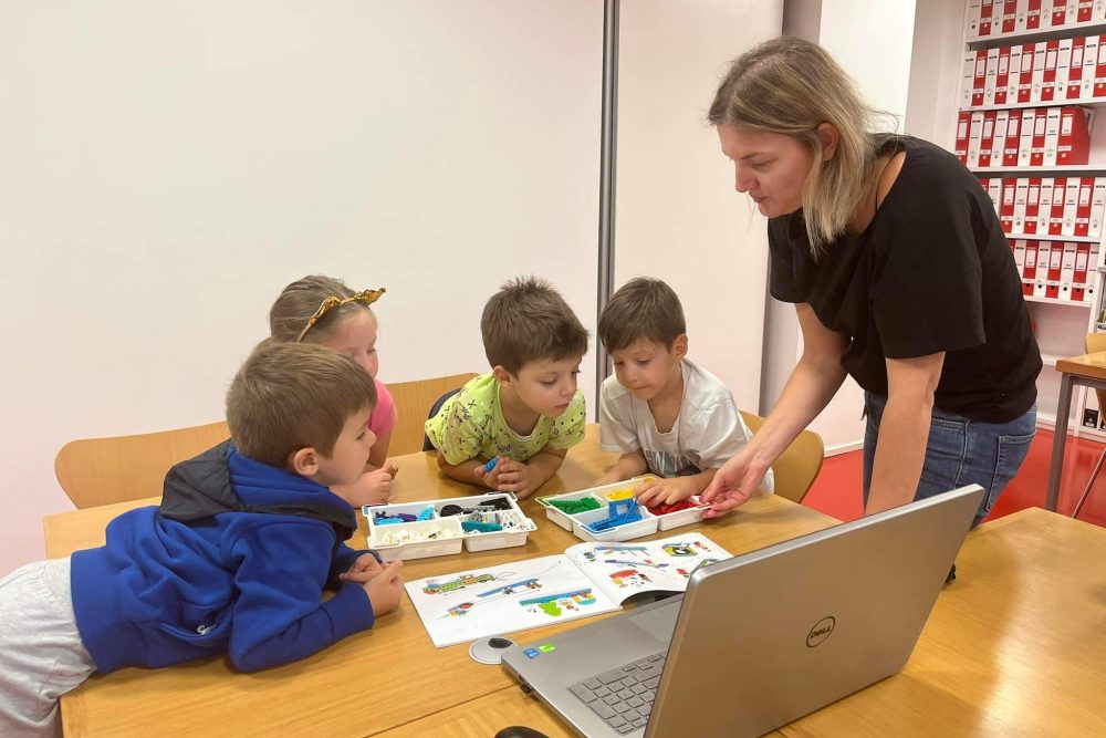 bricq motion essential gia toys mikroys latreis tis rompotikis 2022 09 29 1