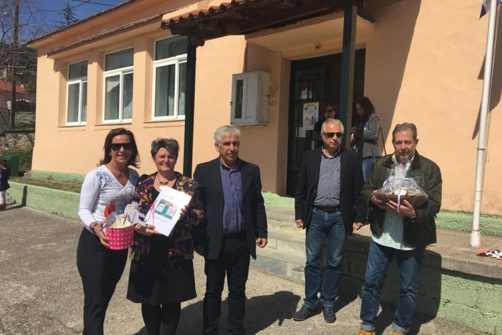 o christos dimopoylos episkefthike to dimotiko scholeio oxyneias 2017 03 23 1