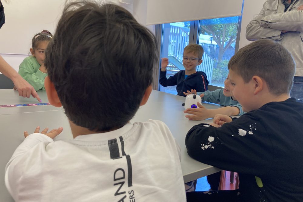 episkepsi tis a taxis toy 4oy dimotikoy scholeioy sti bibliothiki 2023 05 29 1