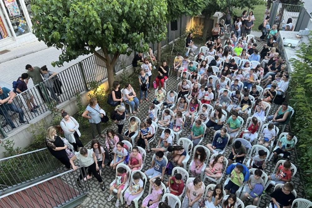 me megali epitychia pragmatopoiithike i proboli tis paidikis tainias luca 2022 06 16 1