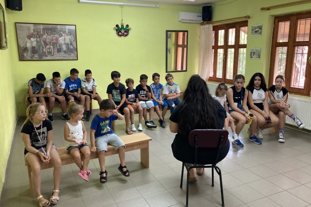 theleis na ginoyme filoi sti theopetra 2023 08 25 1