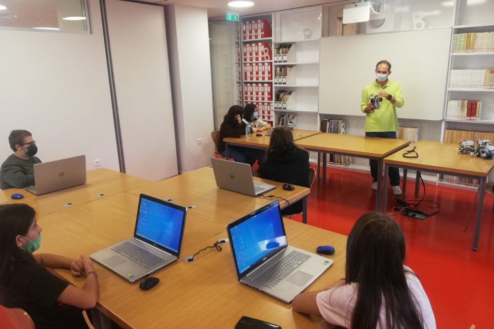 mindstorms ev3 xekinise to ergastirio rompotikis gia neoys 10 16 eton 2021 10 07 1