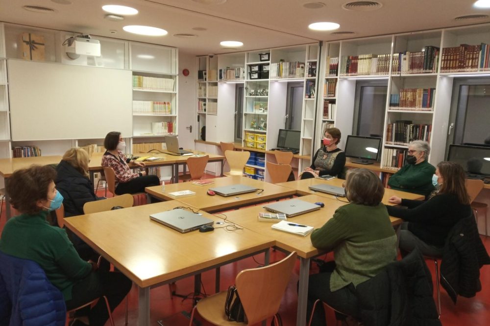 synantithikan ta meli tis leschis anagnosis enilikon 2022 03 08 1